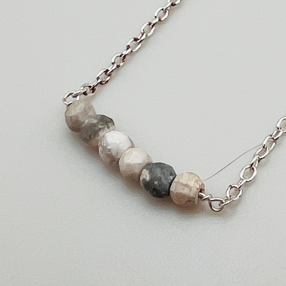 Faceted Grey White Stone Bead Bar Pendant Necklace Silver Tone Adjustable Chain